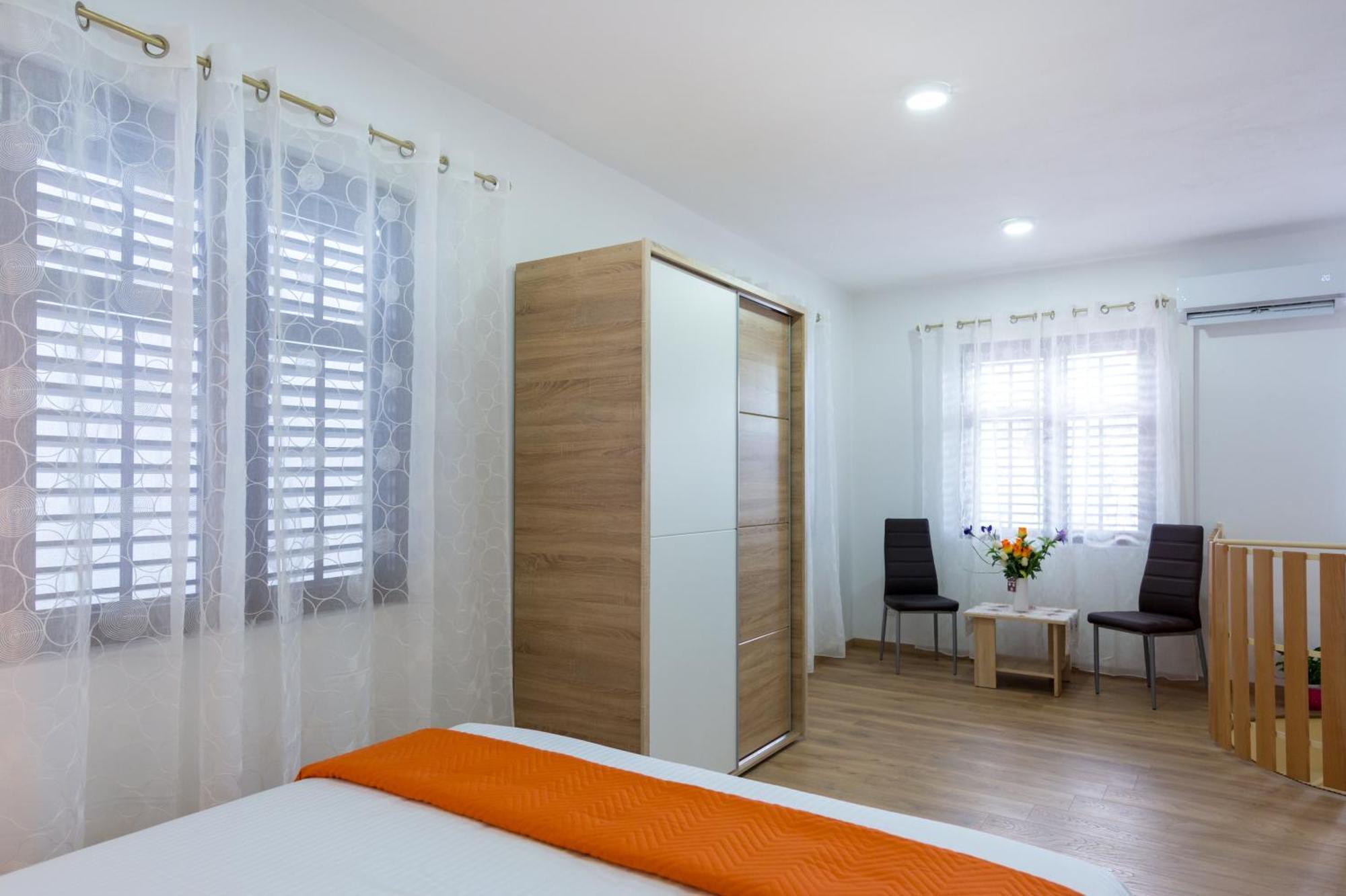 Apartments By The Sea Kastel Stari, Kastela - 15894 Kamer foto